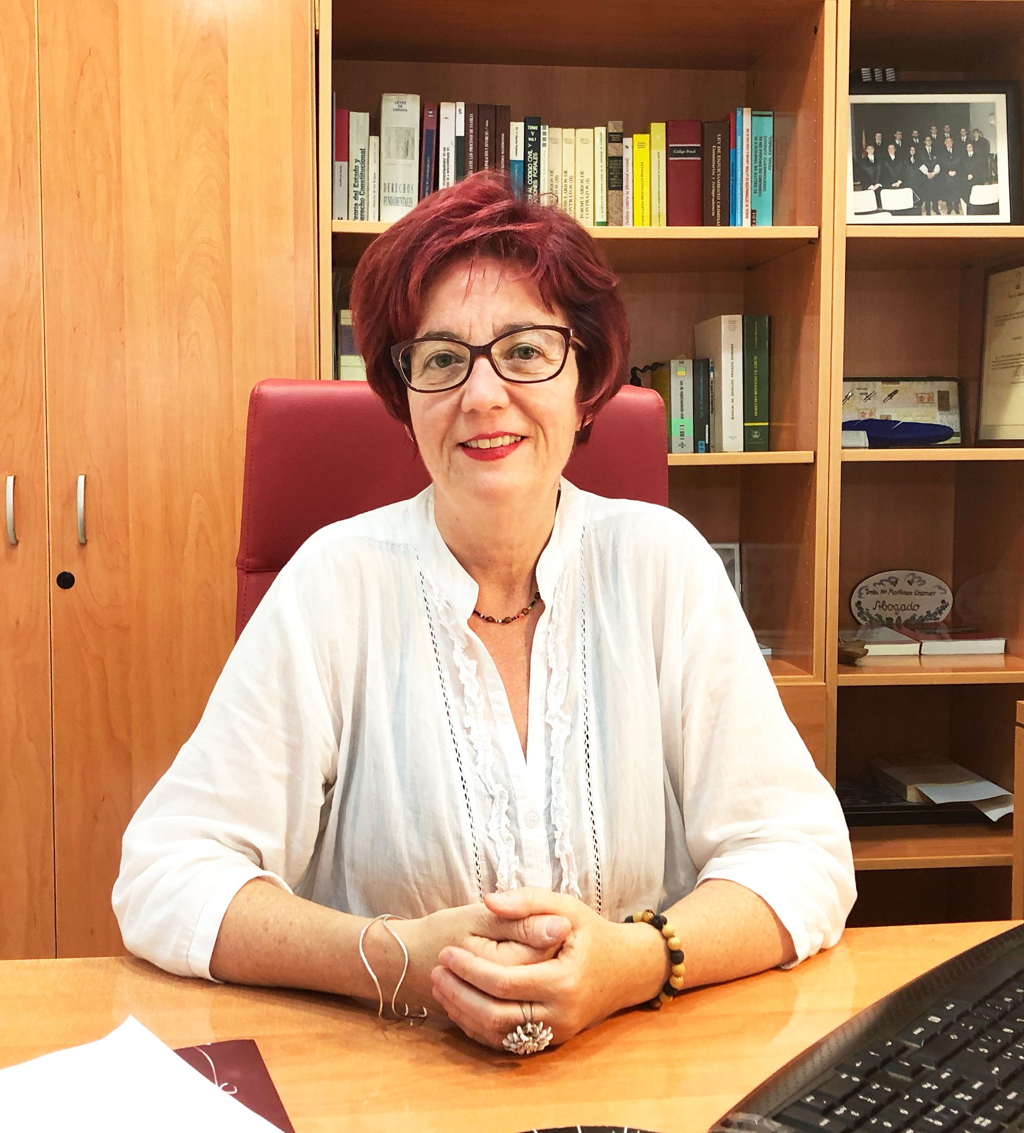 Abogada Inés Martínez Cramer - Escuchar y Analizar. Asesoramiento jurídico en español, alemán e inglés. Mediación.